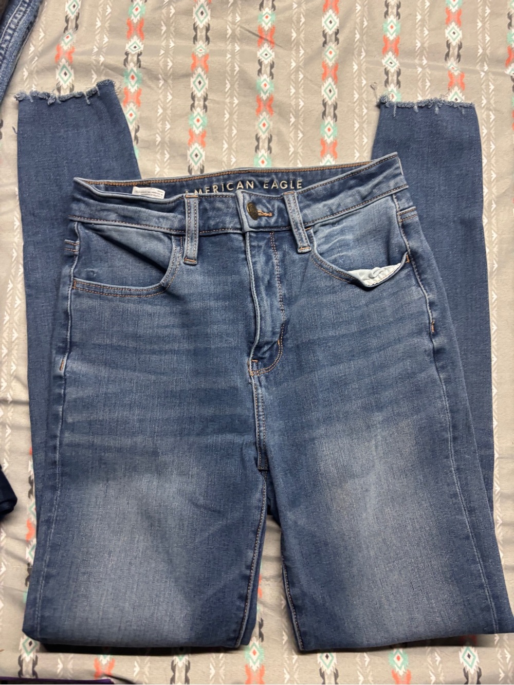 ⚛️American Eagle Outfitters Medium Blue High-Rise Skinny Jeans